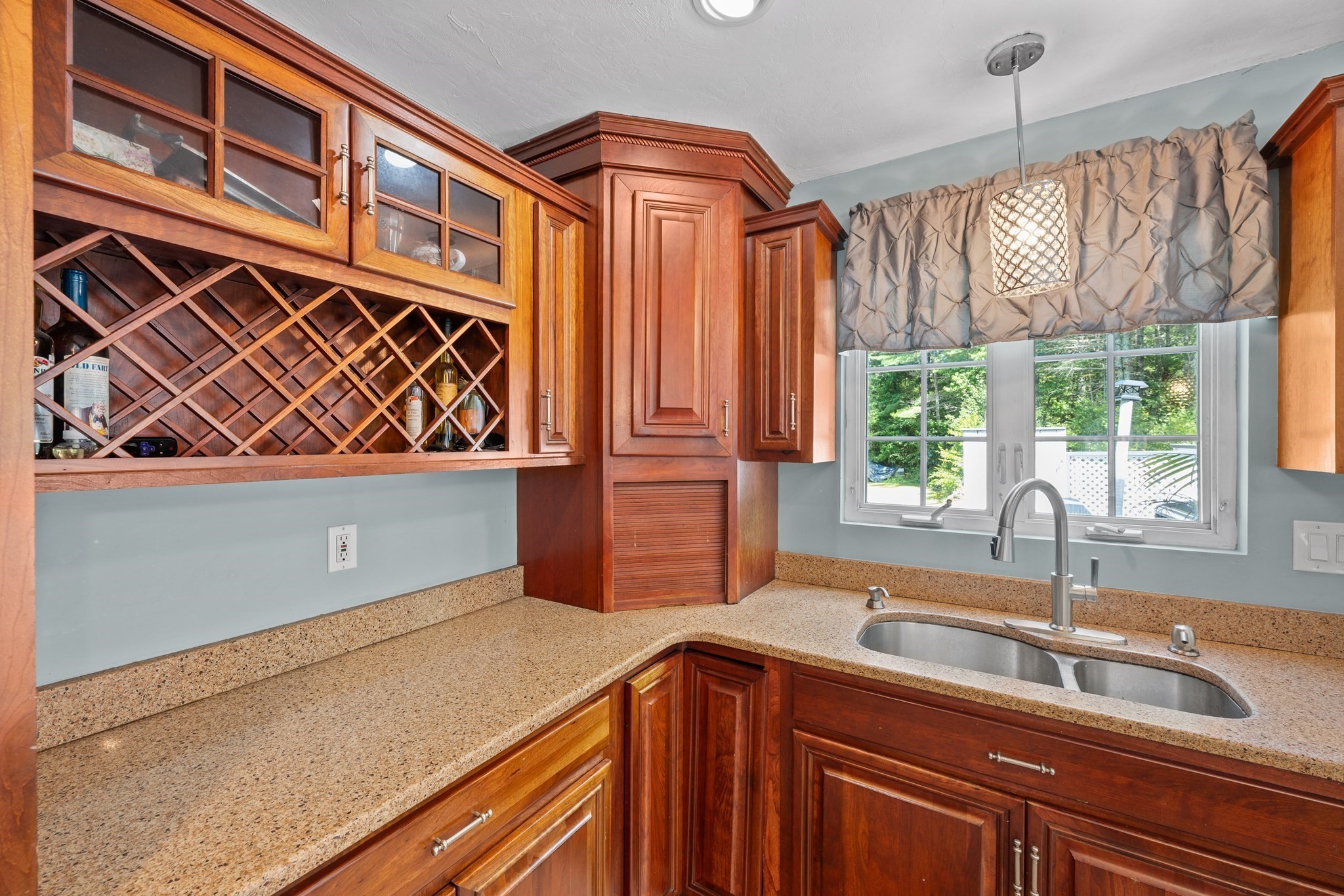 97 Apple Rd, Brimfield, MA 01010 - Image 9