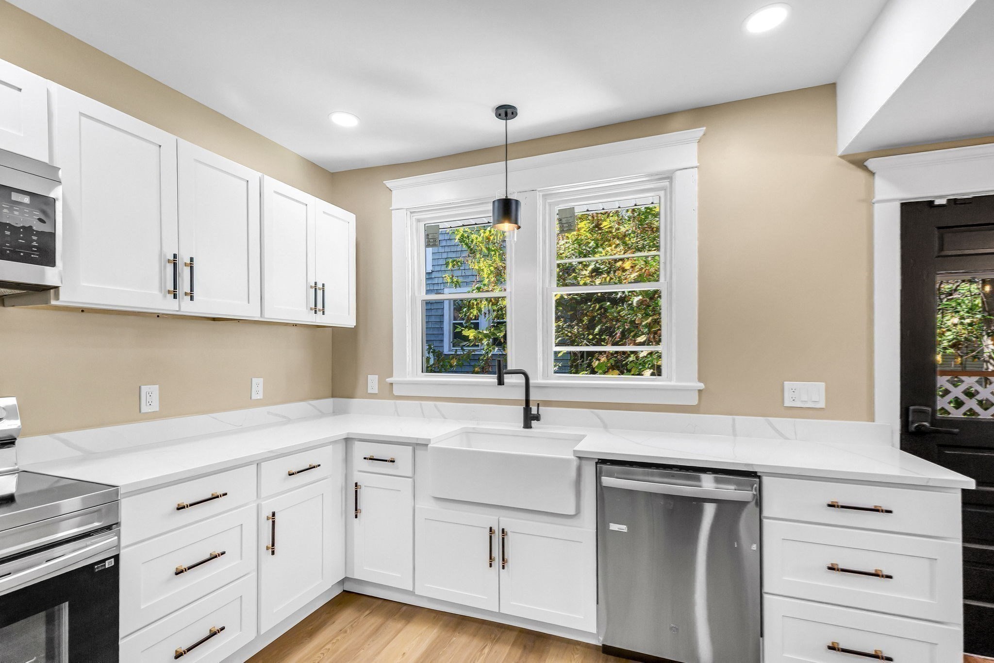 52 Eldridge St, Springfield, MA 01108 - Image 2