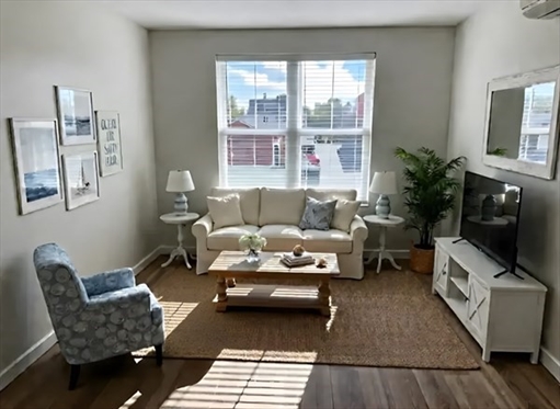 10 Somerset, Apt 304