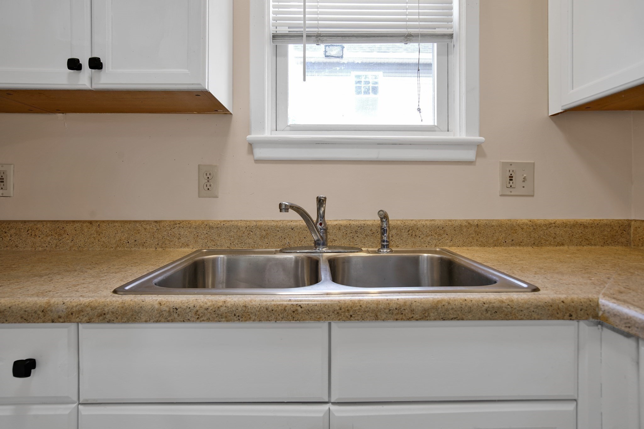 16 Dudley St, Haverhill, MA 01830 - Image 10