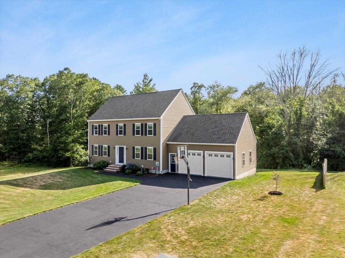 15 Carlton St, Raynham, MA 02767