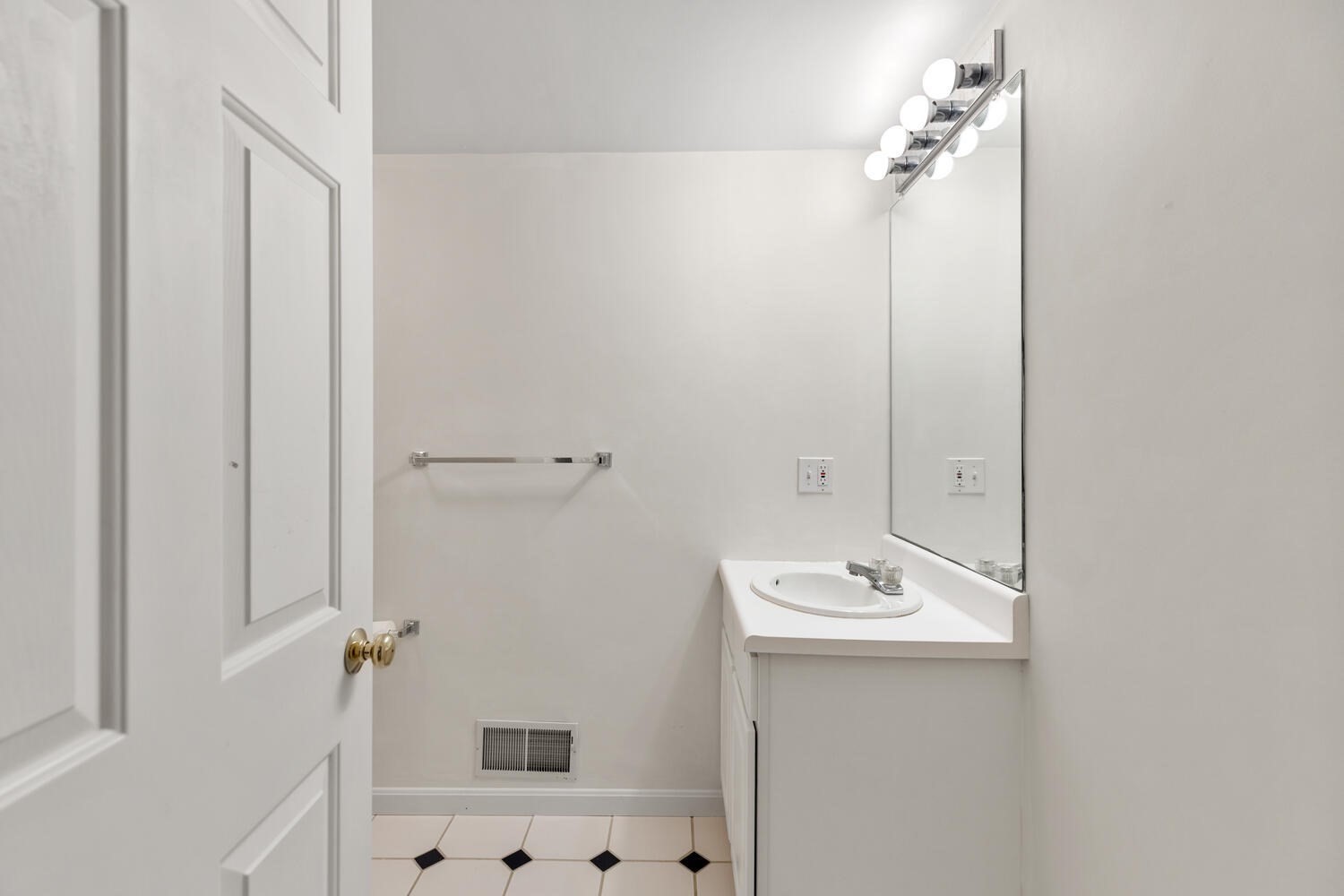 29 Grove Lane Unit 29, Burlington, MA 01803 - Image 25