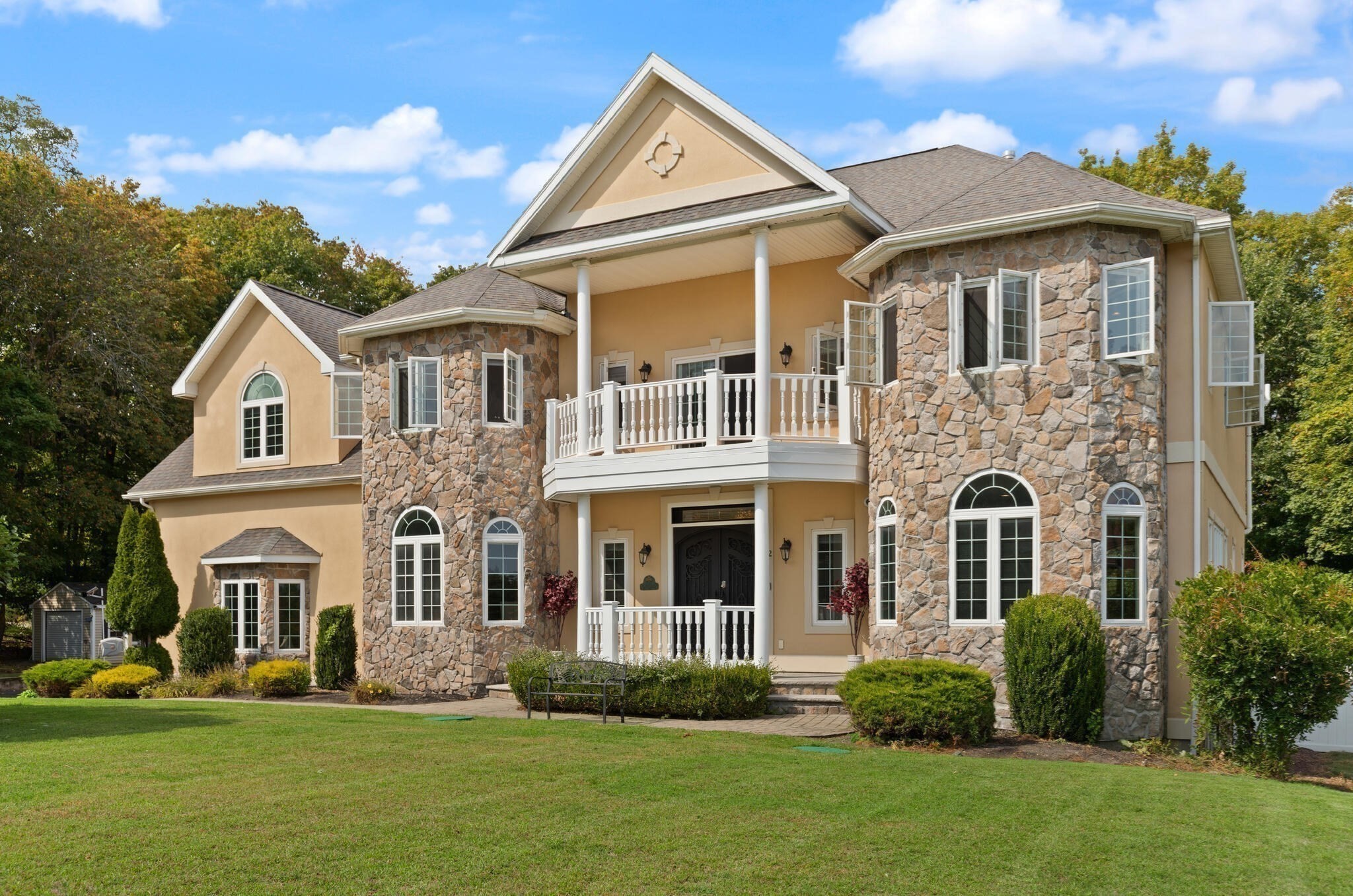 2 Bridle Path, Lynnfield, MA 01940