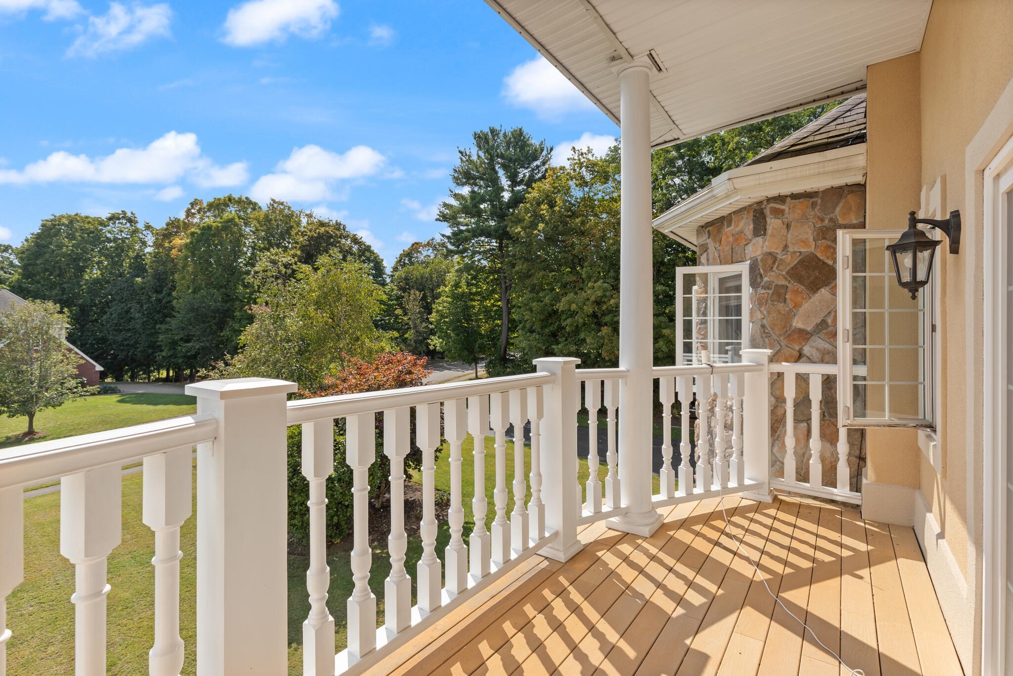 2 Bridle Path, Lynnfield, MA 01940