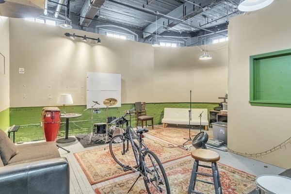 420 Race St, Holyoke, MA 01040 - Image 17