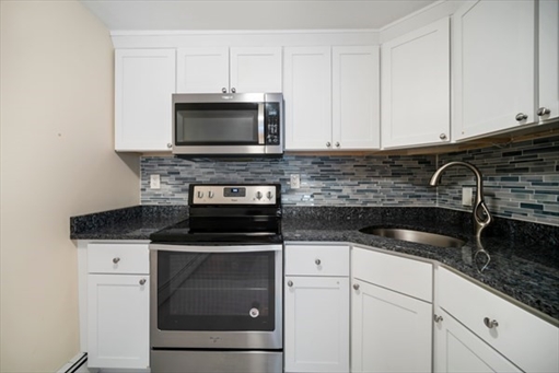 426 Pleasant St, Apt 2