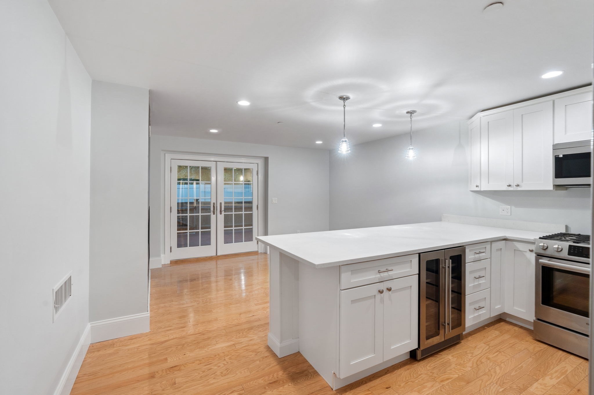 142 Pleasant St Unit 2, Winthrop, MA 02152