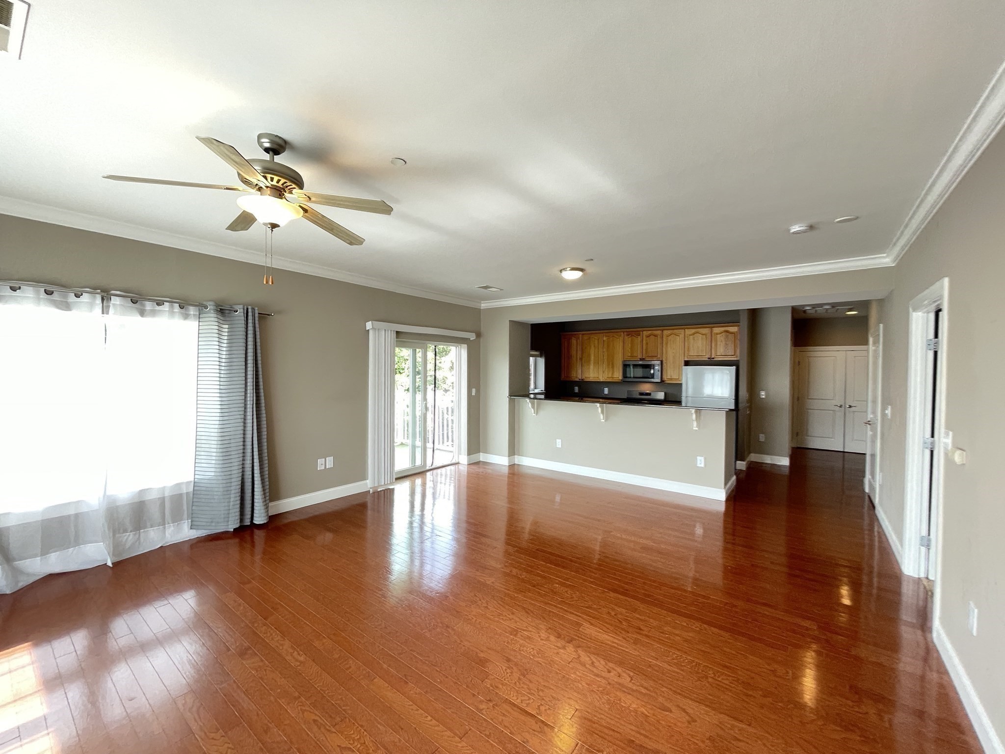 527 Pawtucket Blvd Unit 304, Lowell, MA 01854