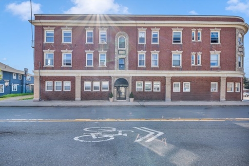 483 Shirley St, Apt 4