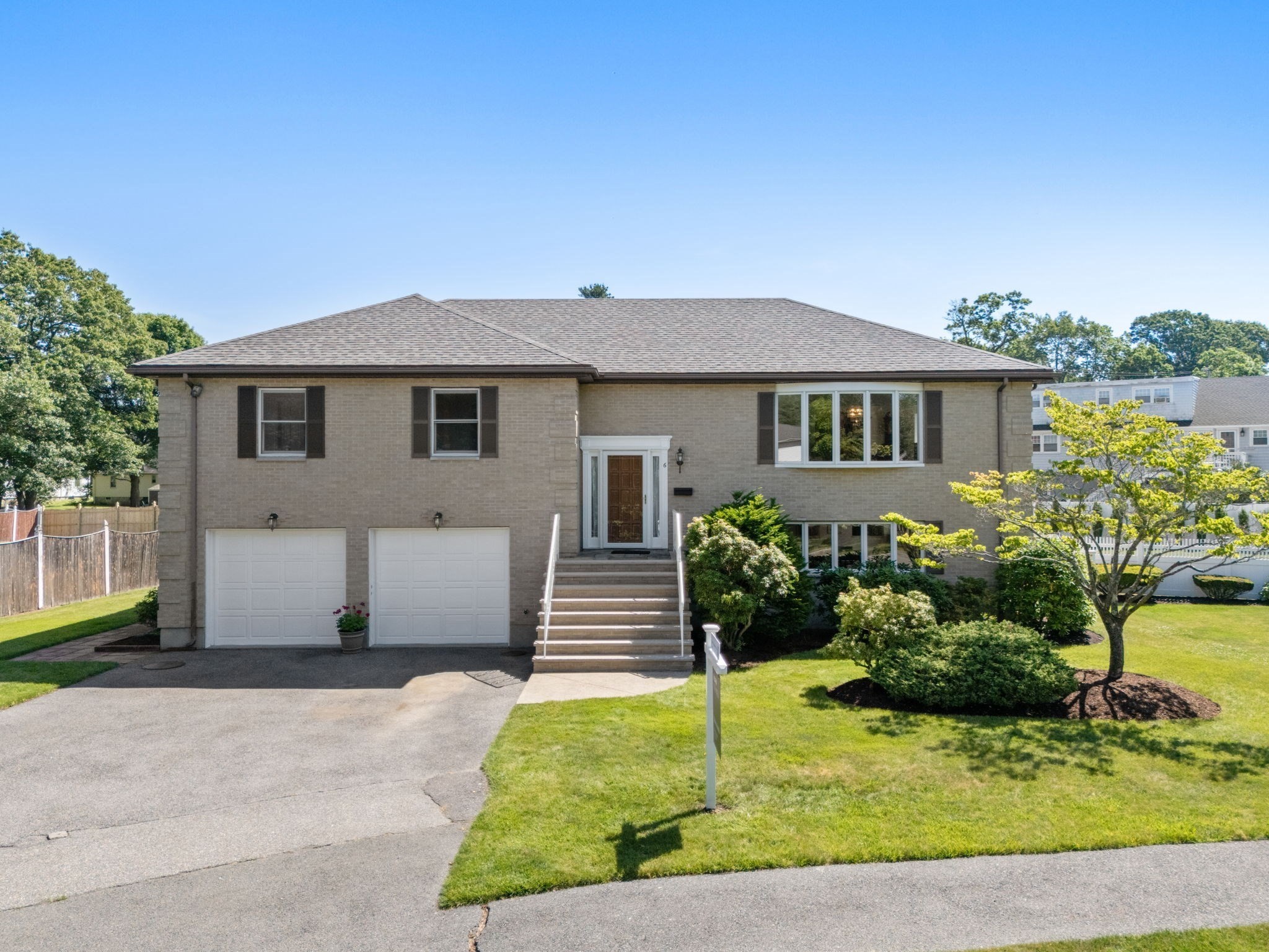 6 Gavin Cir, Stoneham, MA 02180