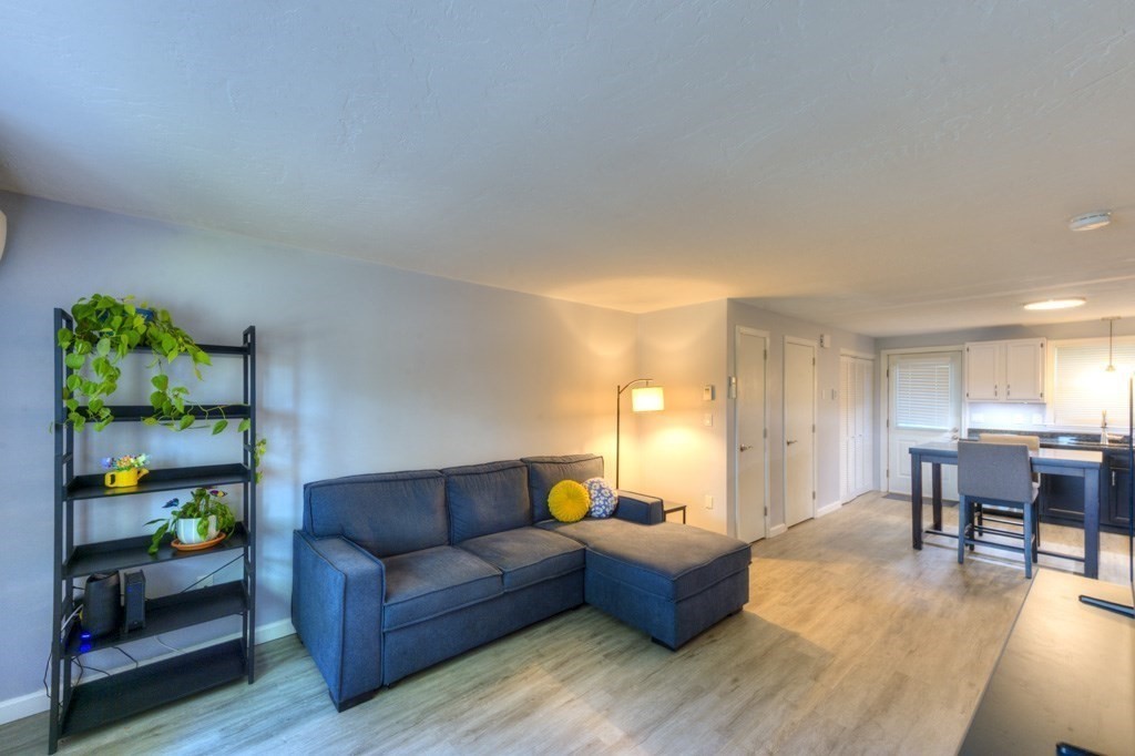 26 Mildred Ave, Worcester, MA 01603