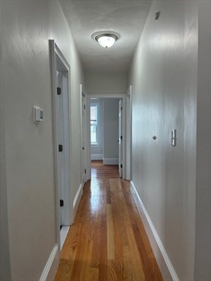 8 Agassiz Ave, Apt 8