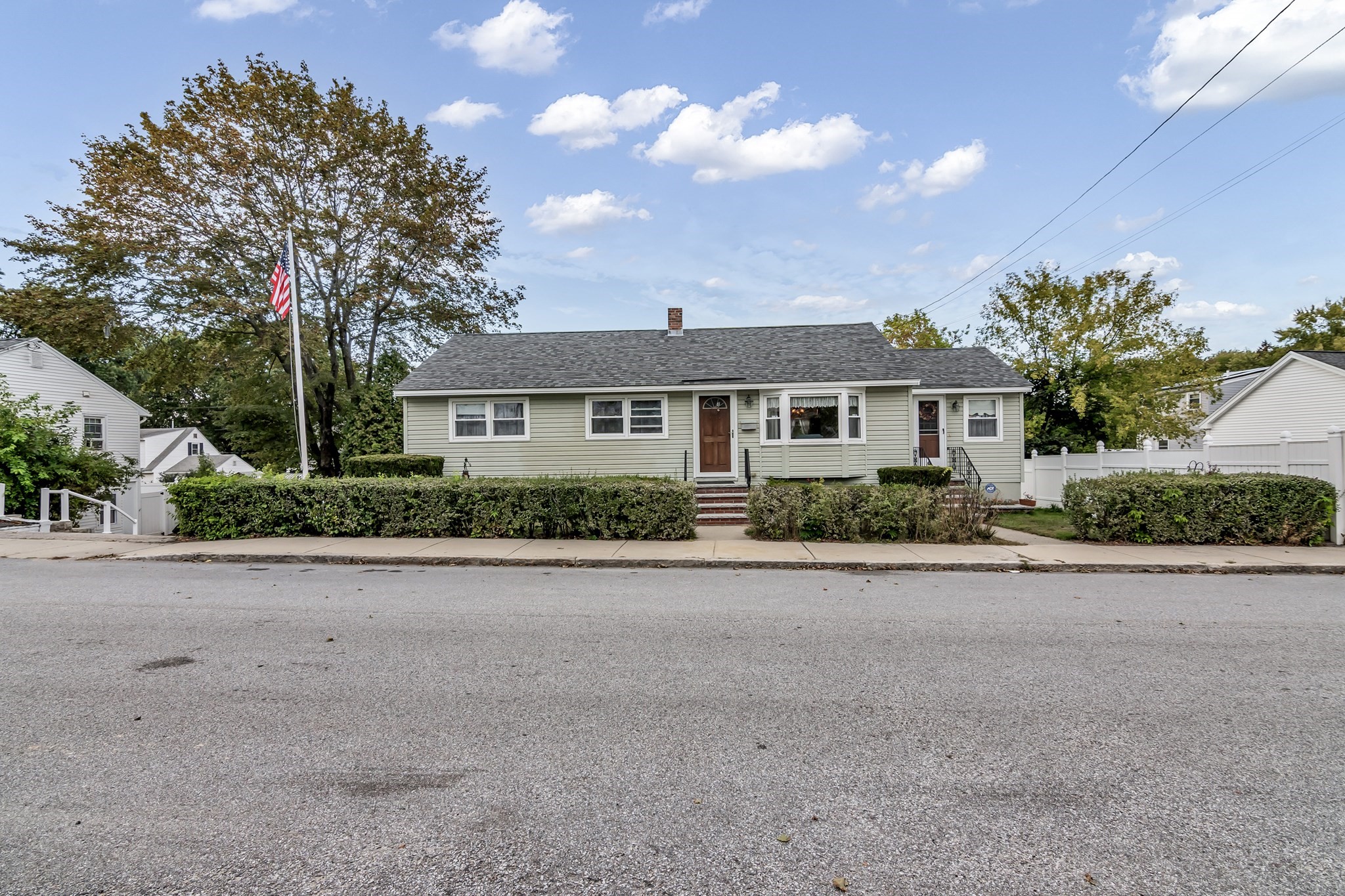 4 Bourque St, Lawrence, MA 01843