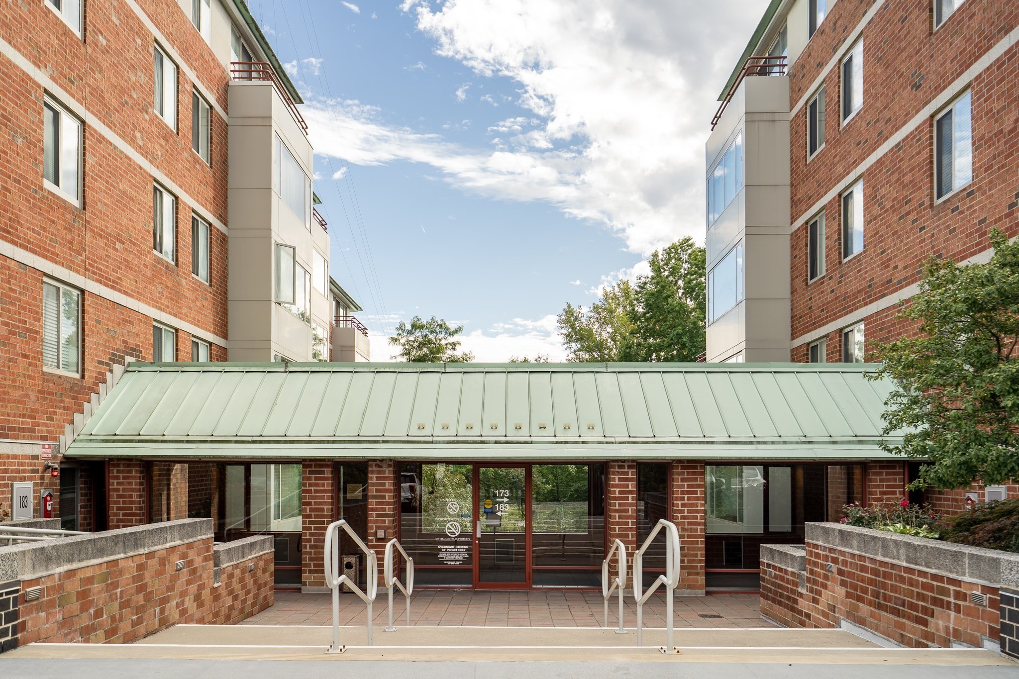 183 Oak Street Unit 205, Newton, MA 02464 - Image 2