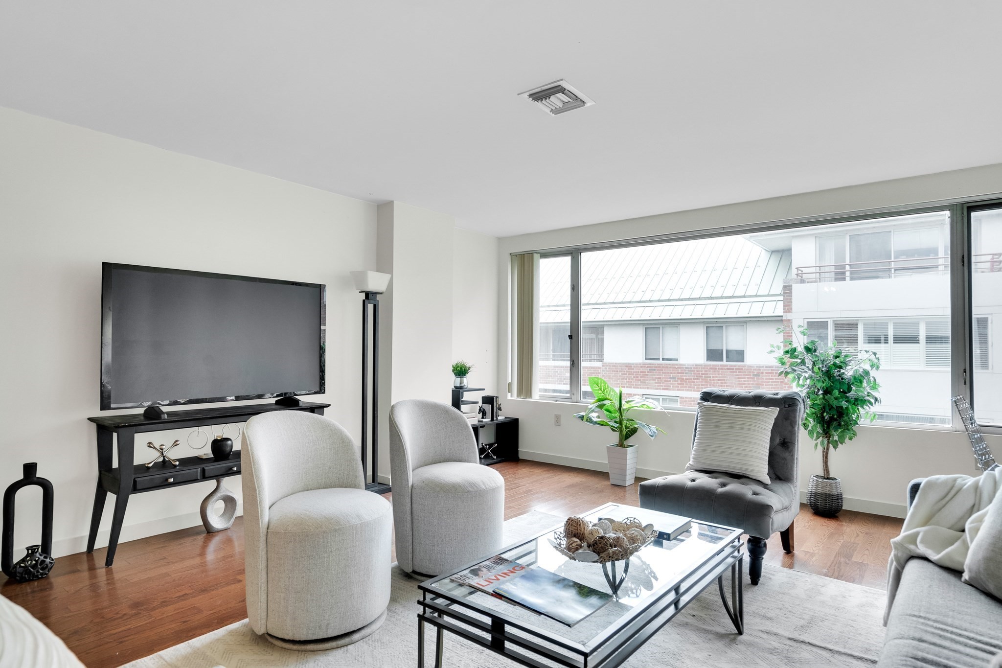 183 Oak Street Unit 205, Newton, MA 02464 - Image 4