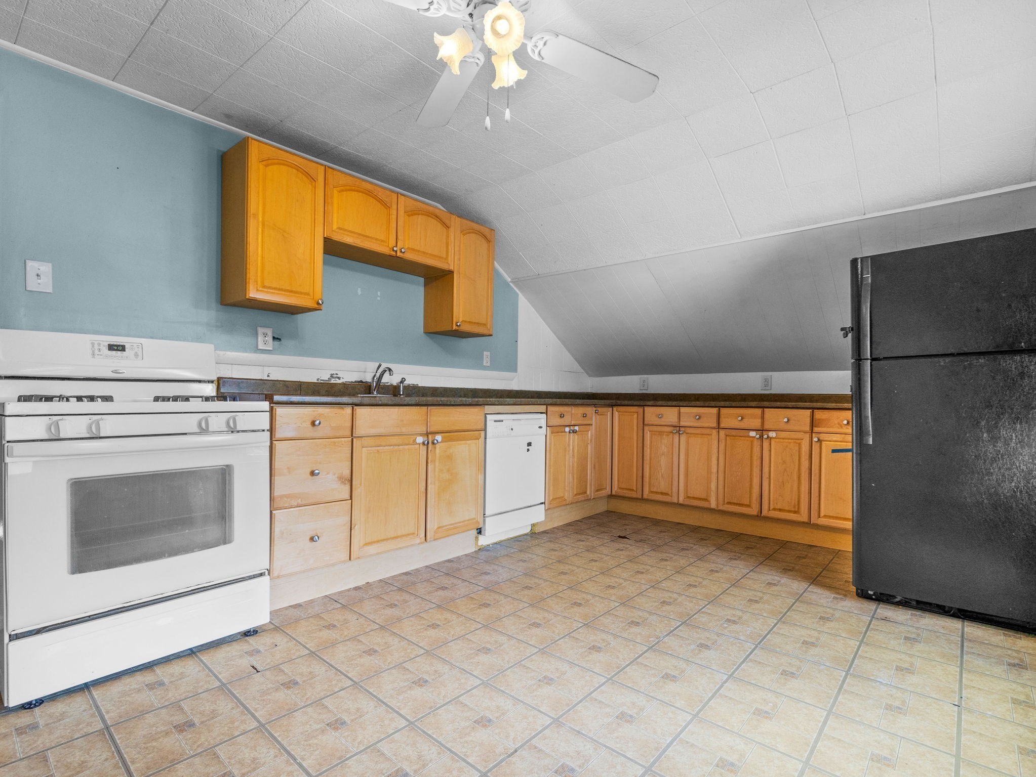 7 Woodbine St, Somerville, MA 02143 - Image 12