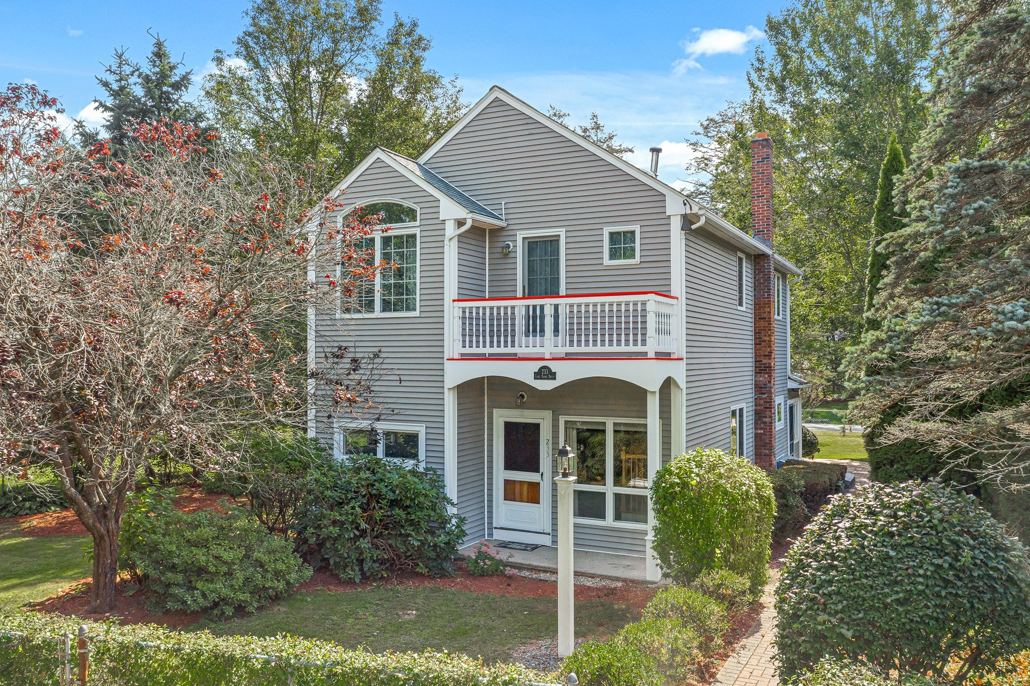 233 Lakeshore Dr, Wayland, MA 01778