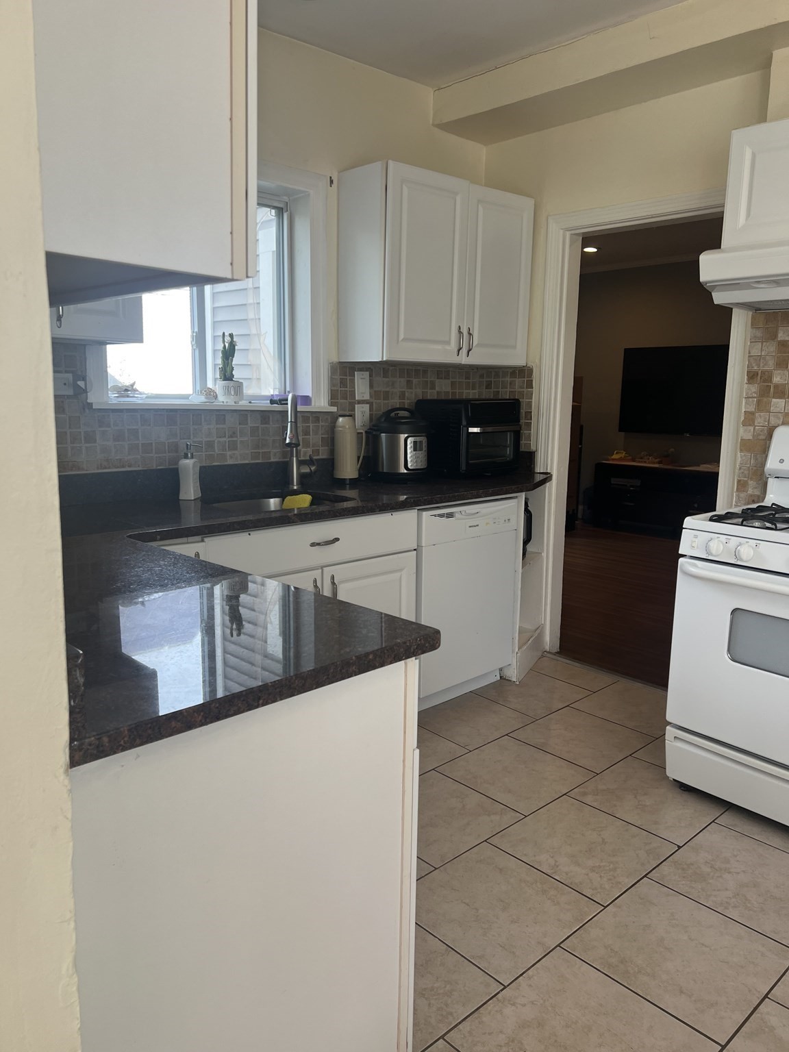 25 Eames St, Framingham, MA 01702 - Image 3