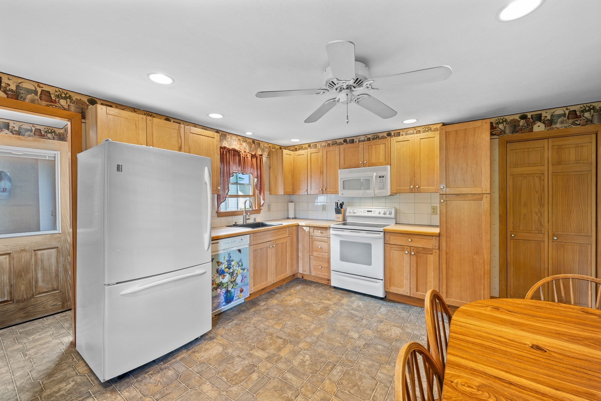 28 Granby Road, Worcester, MA 01604 - Image 8