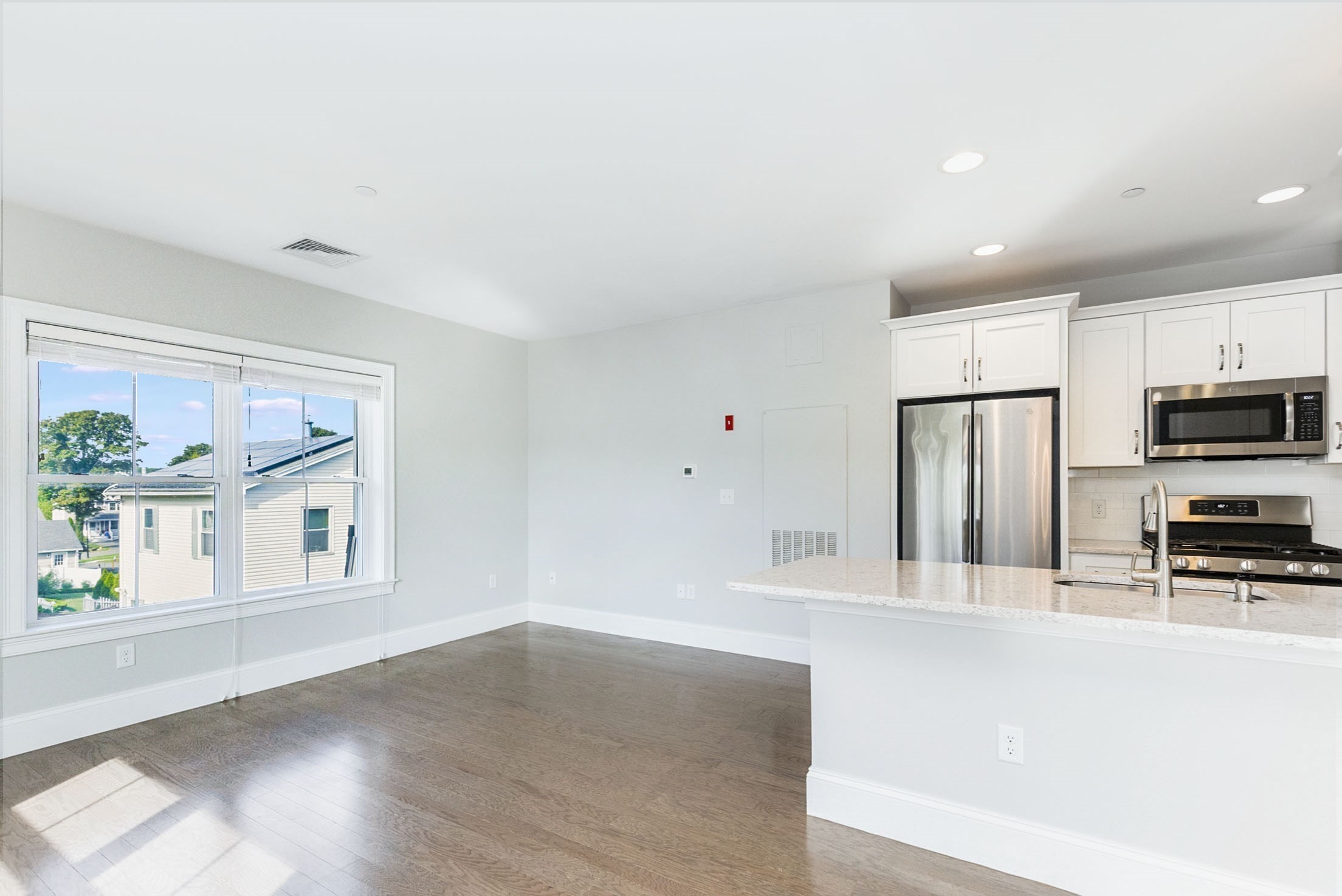 445 Essex Street Unit 304, Swampscott, MA 01907 - Image 3