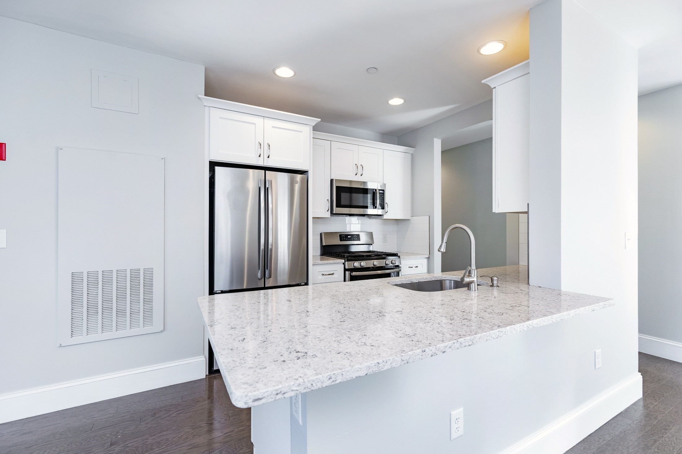 445 Essex Street Unit 304, Swampscott, MA 01907 - Image 7