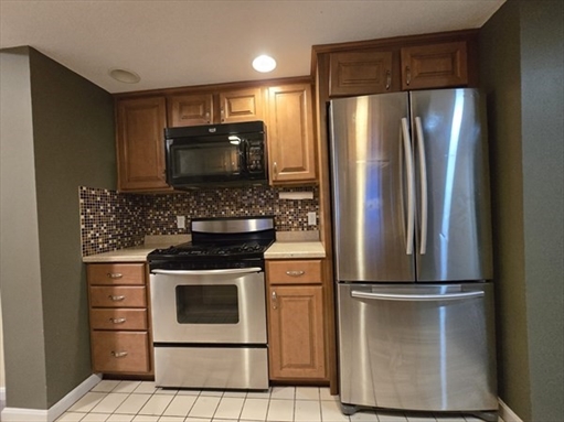 165 Cottage St, Apt 611