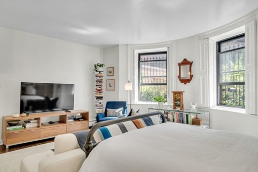 40 Commonwealth Ave, Apt A