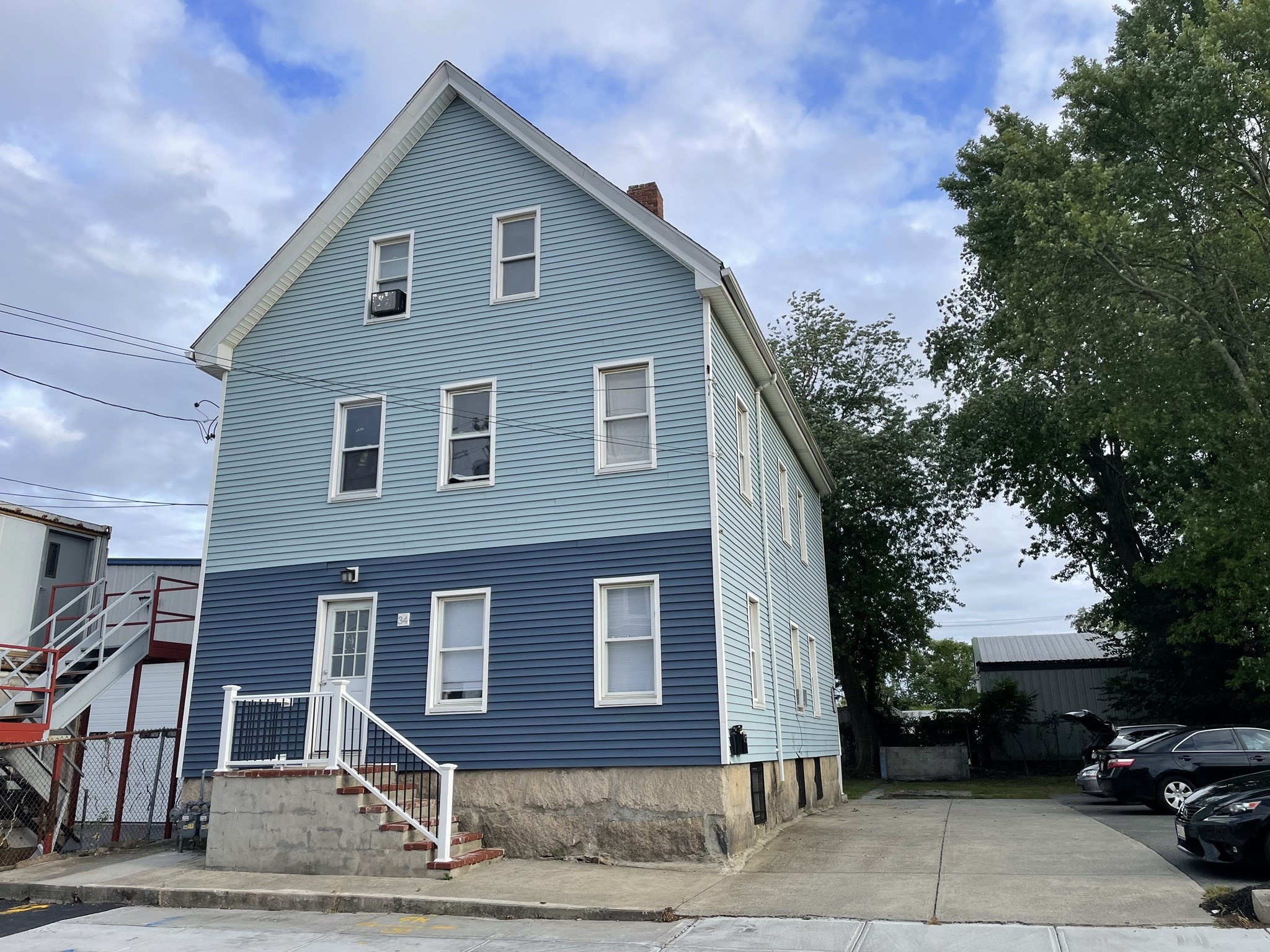 34 Washburn St, New Bedford, MA 02740