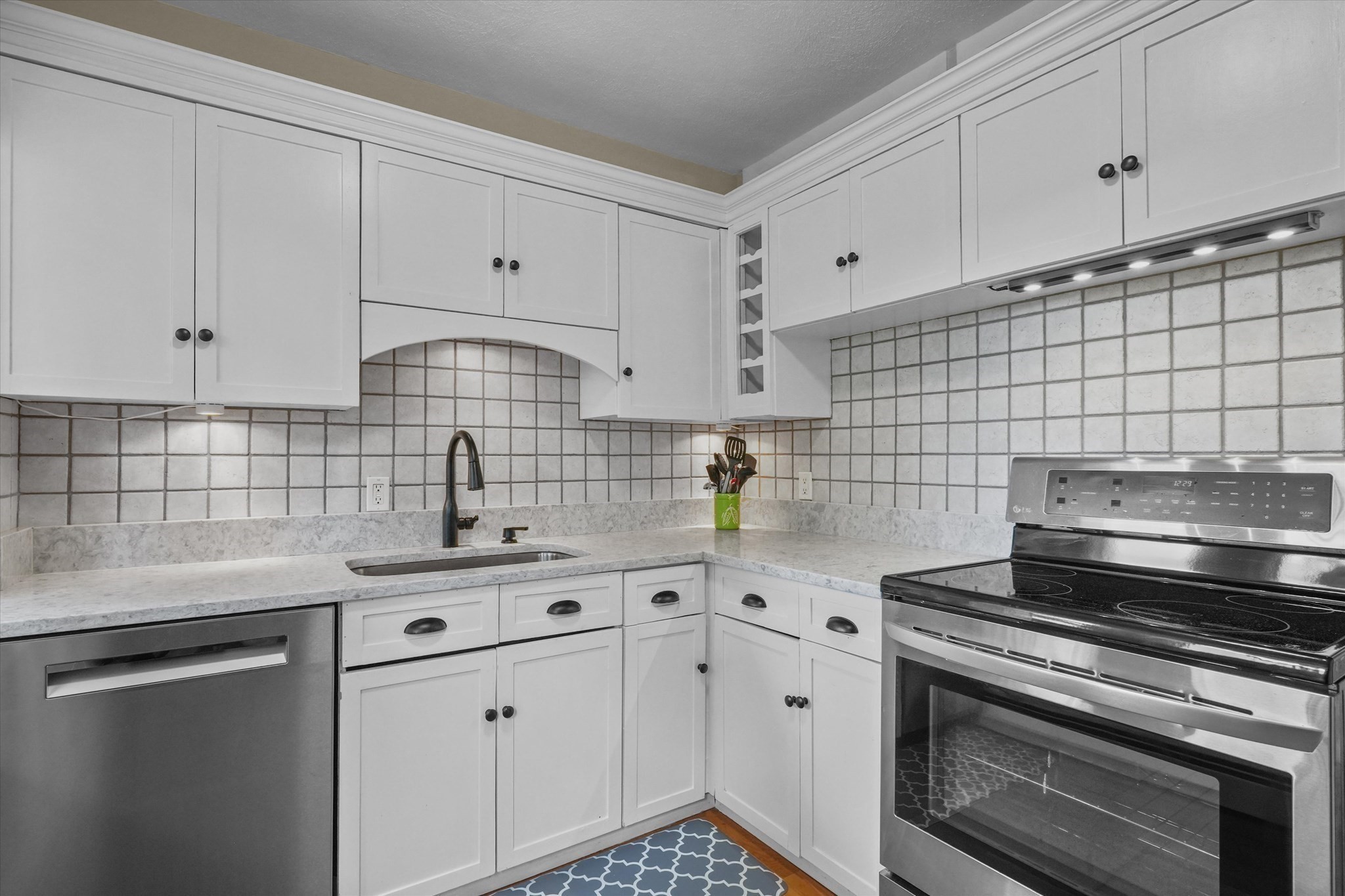 201 Humphrey St Unit 2, Marblehead, MA 01945 - Image 14