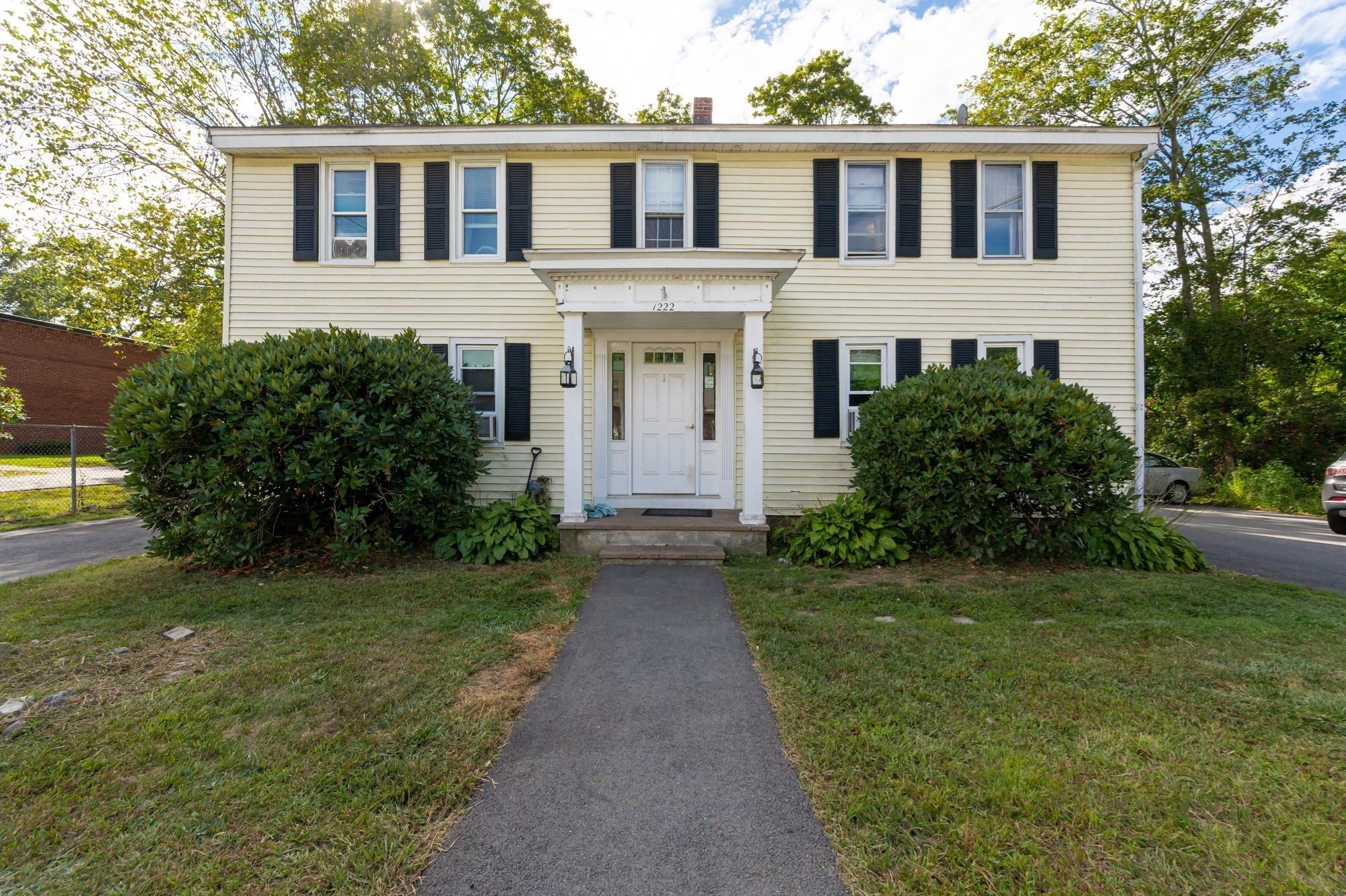 1222 Mammoth Rd, Dracut, MA 01826