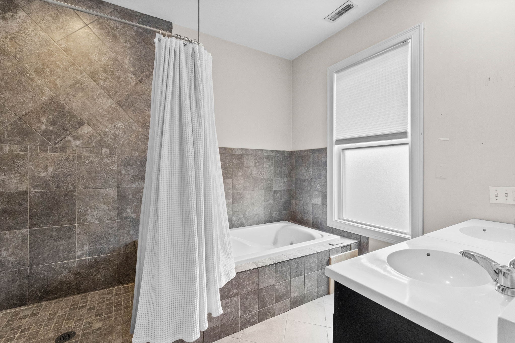 647 East 3rd Unit 2, South Boston, Boston, MA 02127 - Image 15