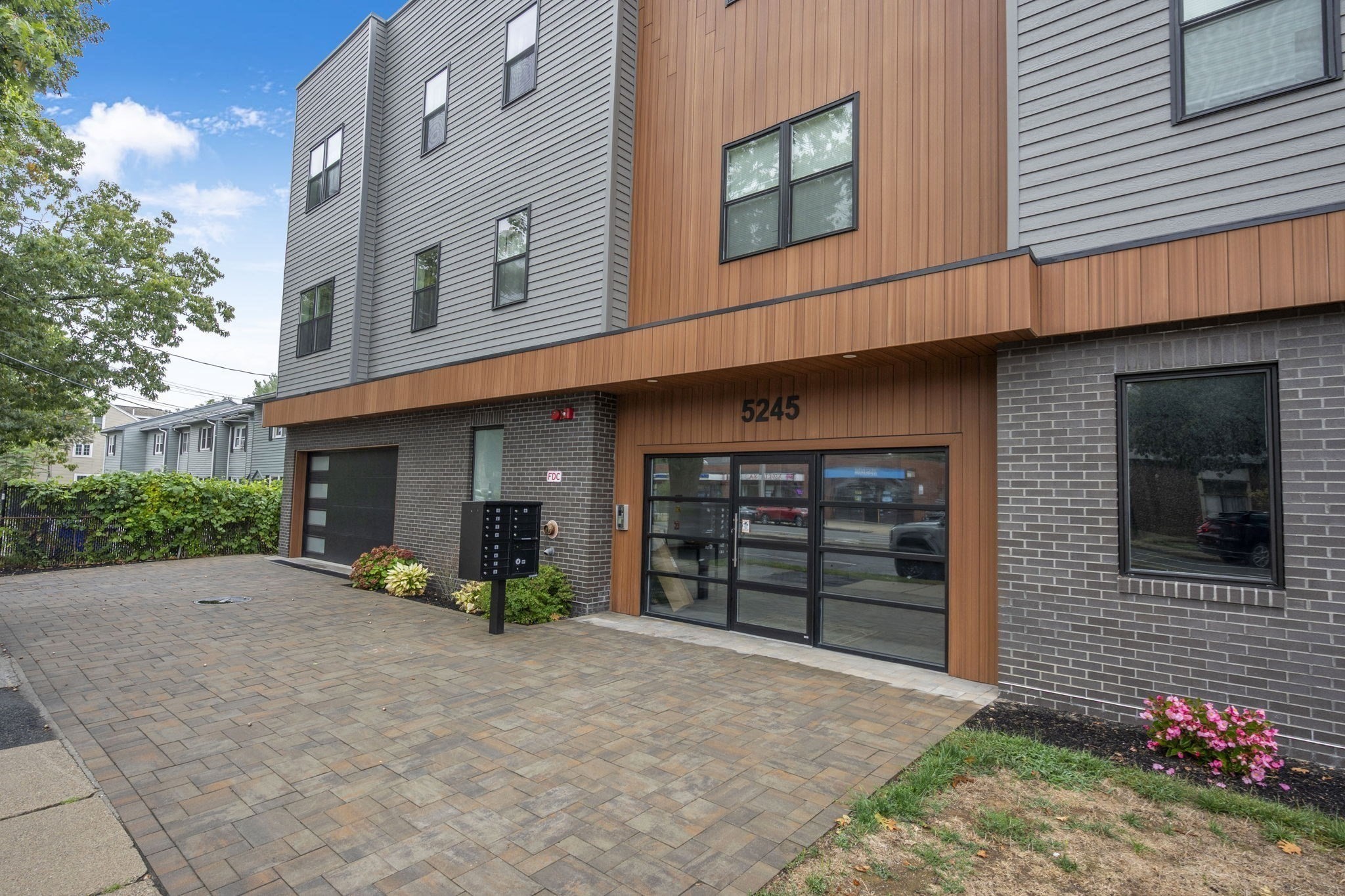 5245 Washington St Unit 5, West Roxbury, Boston, MA 02132