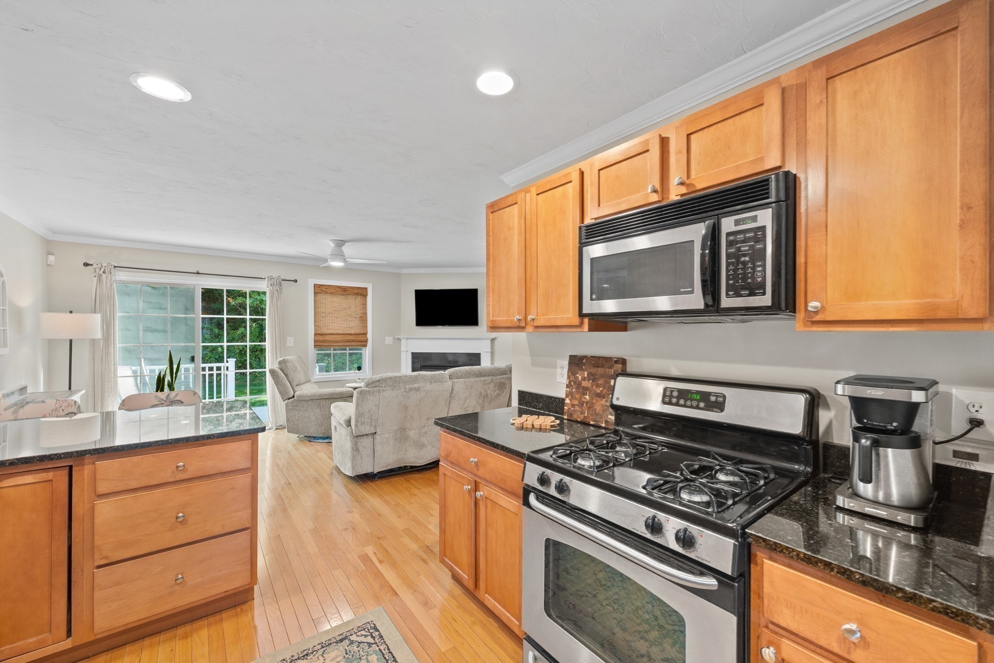 32 Whispering Pine Cir Unit 32, Worcester, MA 01606 - Image 10