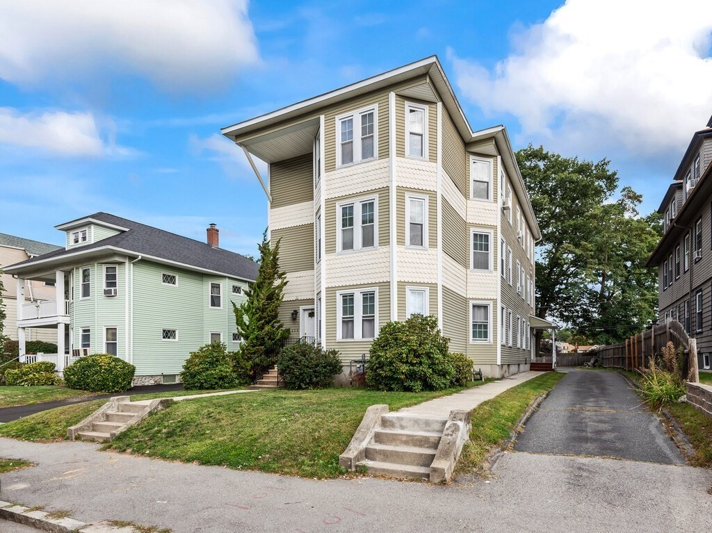 371 Chandler St Unit 2, Worcester, MA 01602 - Image 1