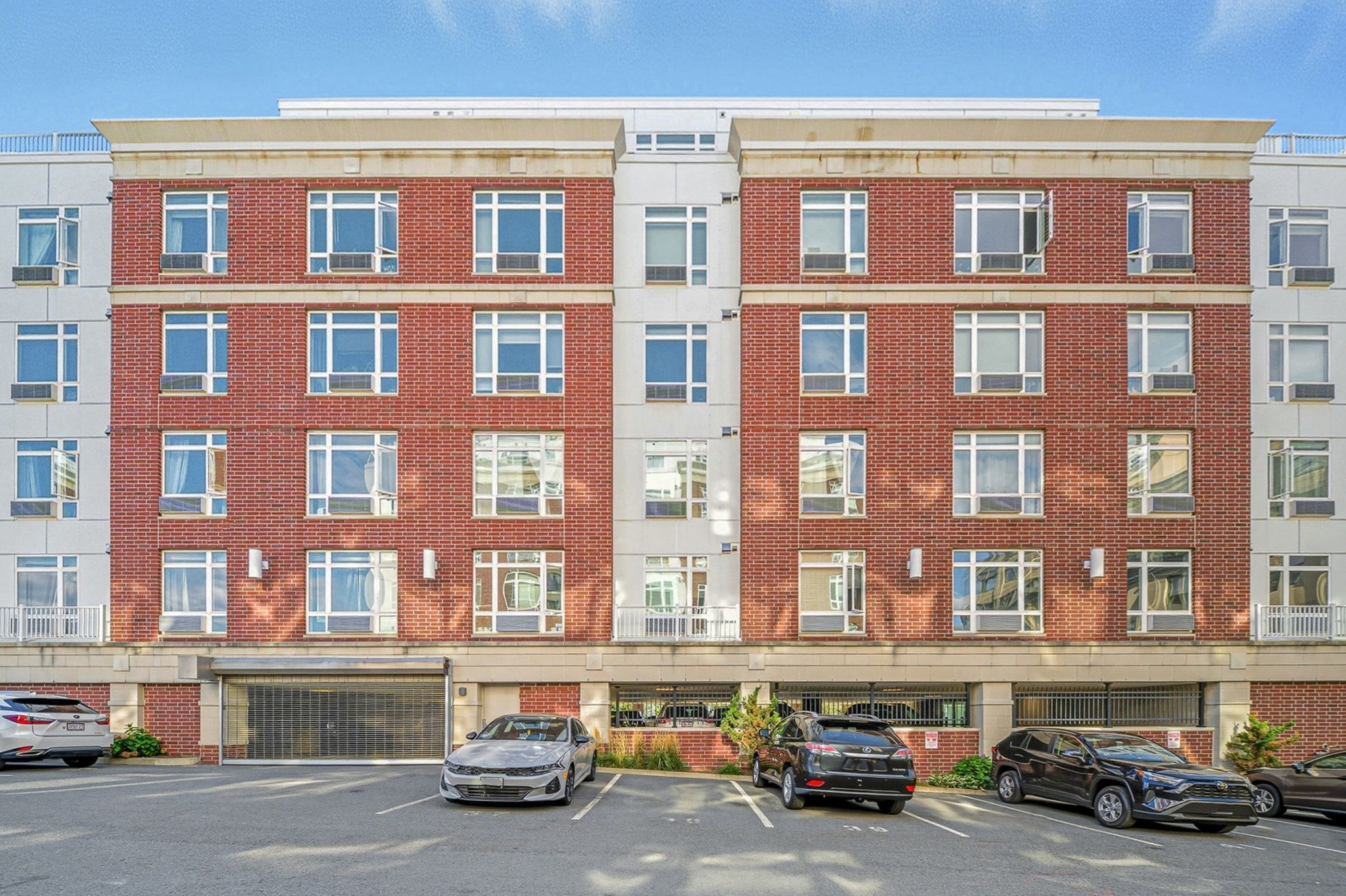 18 Cliveden St Unit 201W, Quincy, MA 02169 - Image 2