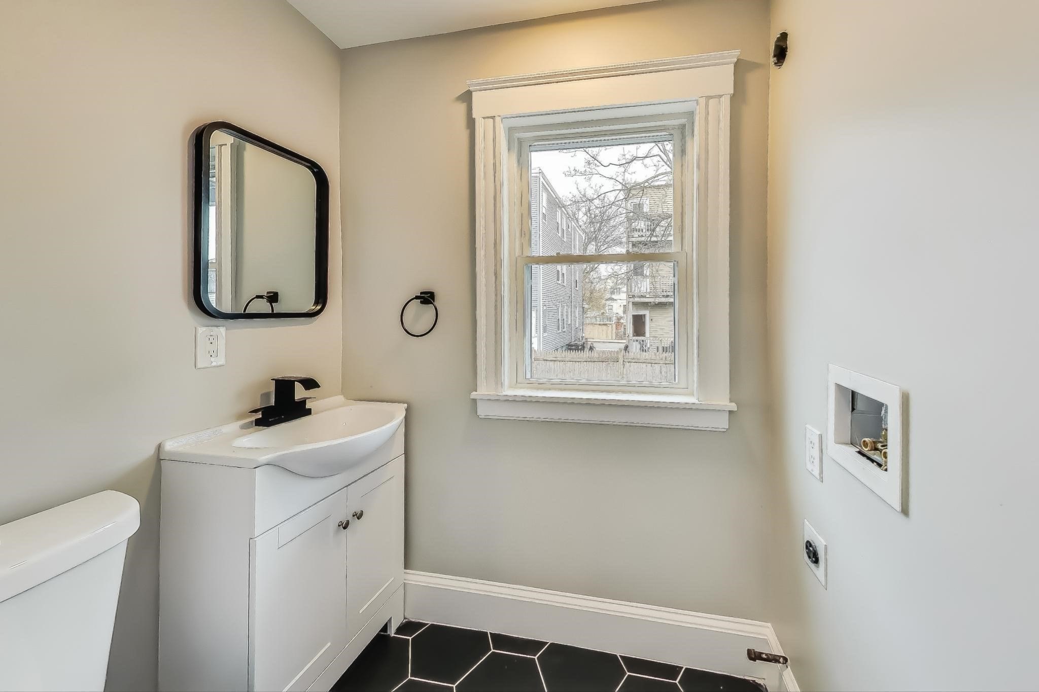 39 Luke Rd, Everett, MA 02149 - Image 13