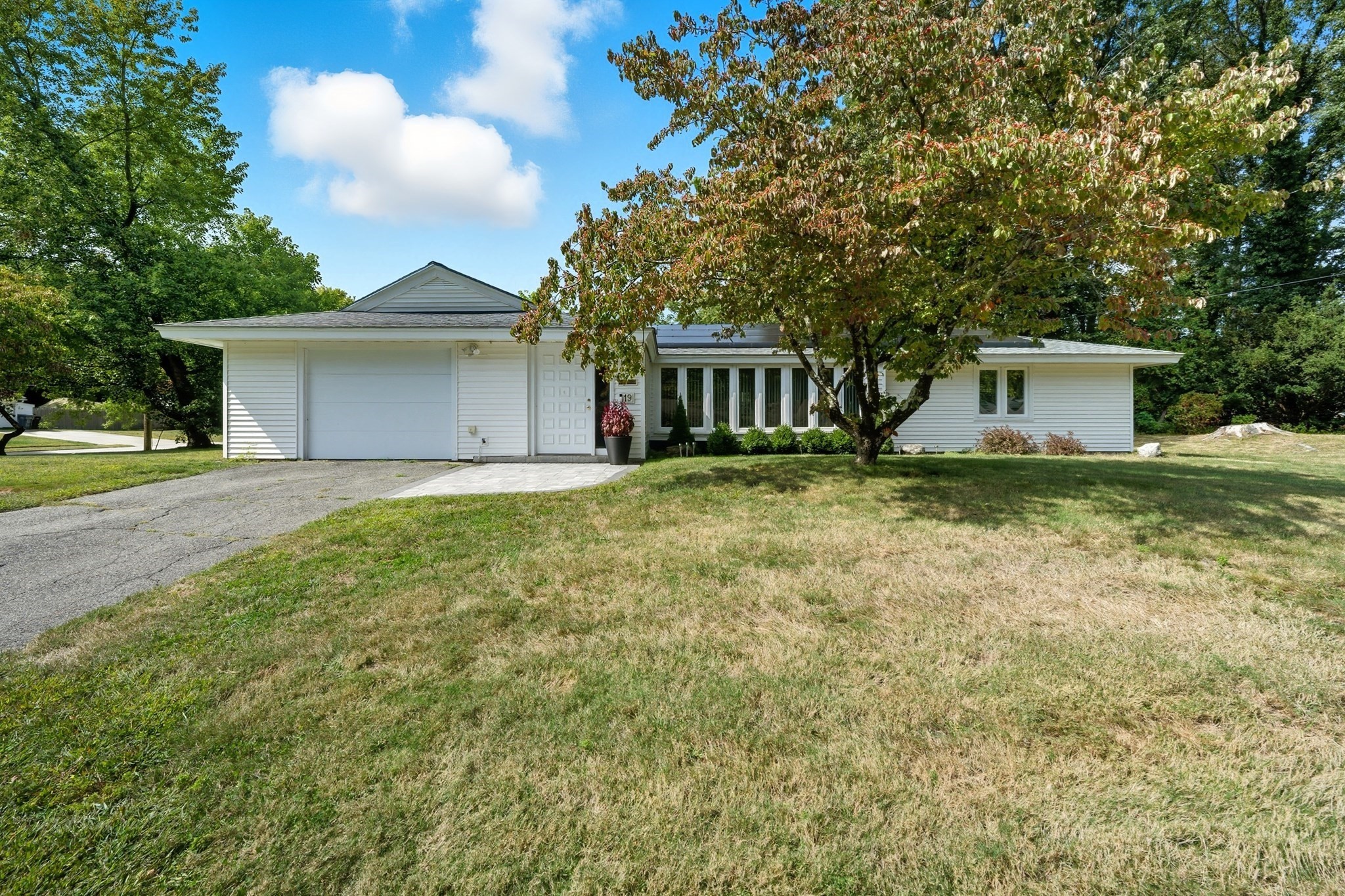 19 Nob Hill Dr., Framingham, MA 01701