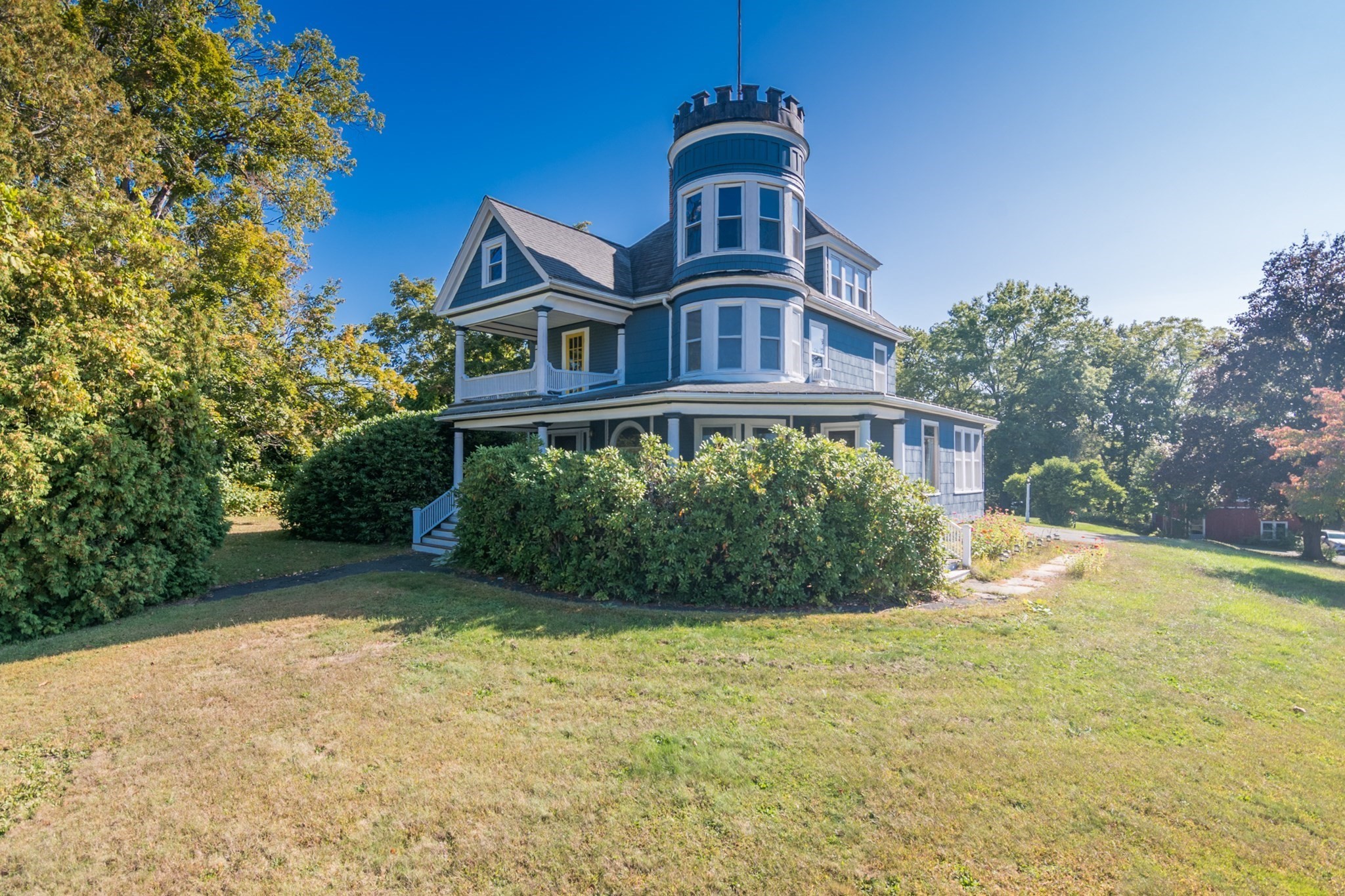 108 College St, South Hadley, MA 01075