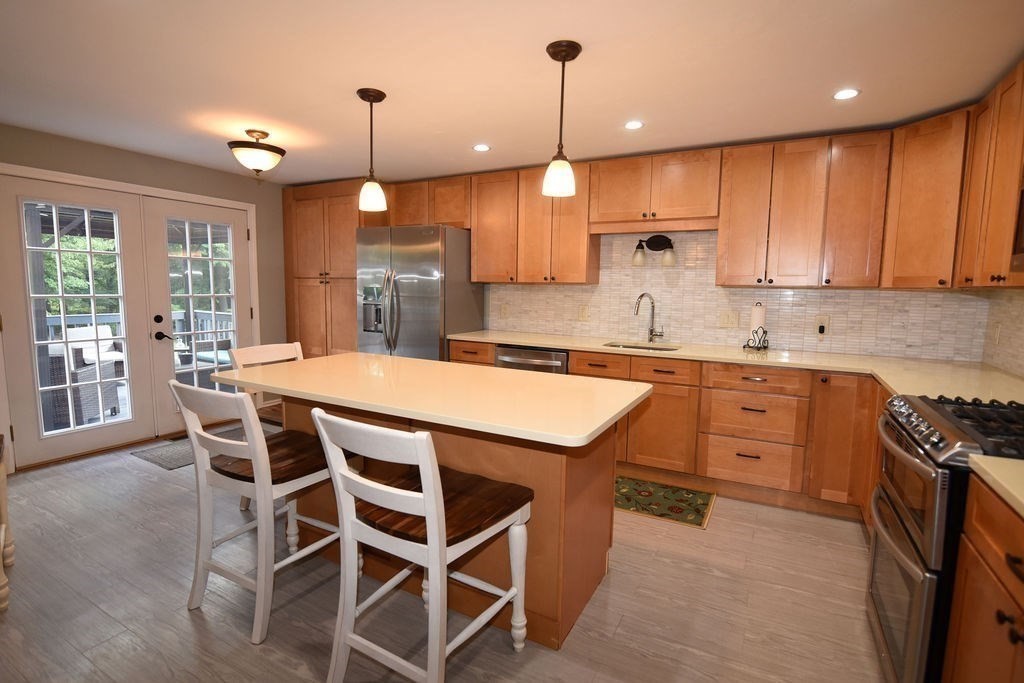 10 Birch Bottom Circle, Rockland, MA 02370