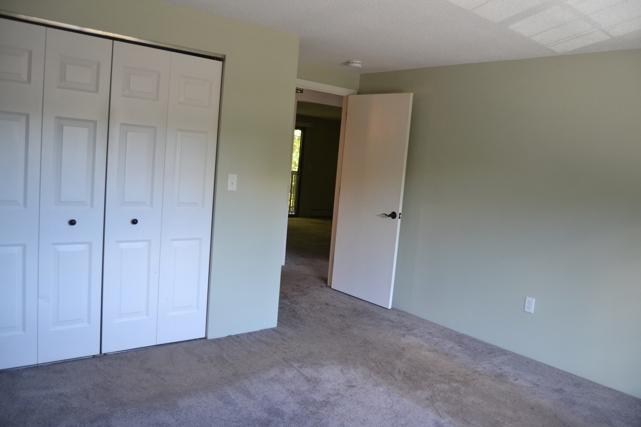 1820 Skyline Dr Unit 18, Lowell, MA 01854 - Image 12