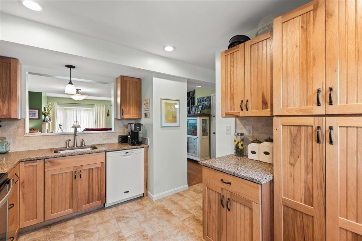 1301 Carriage Ln Unit 1301, Taunton, MA 02780 - Image 5