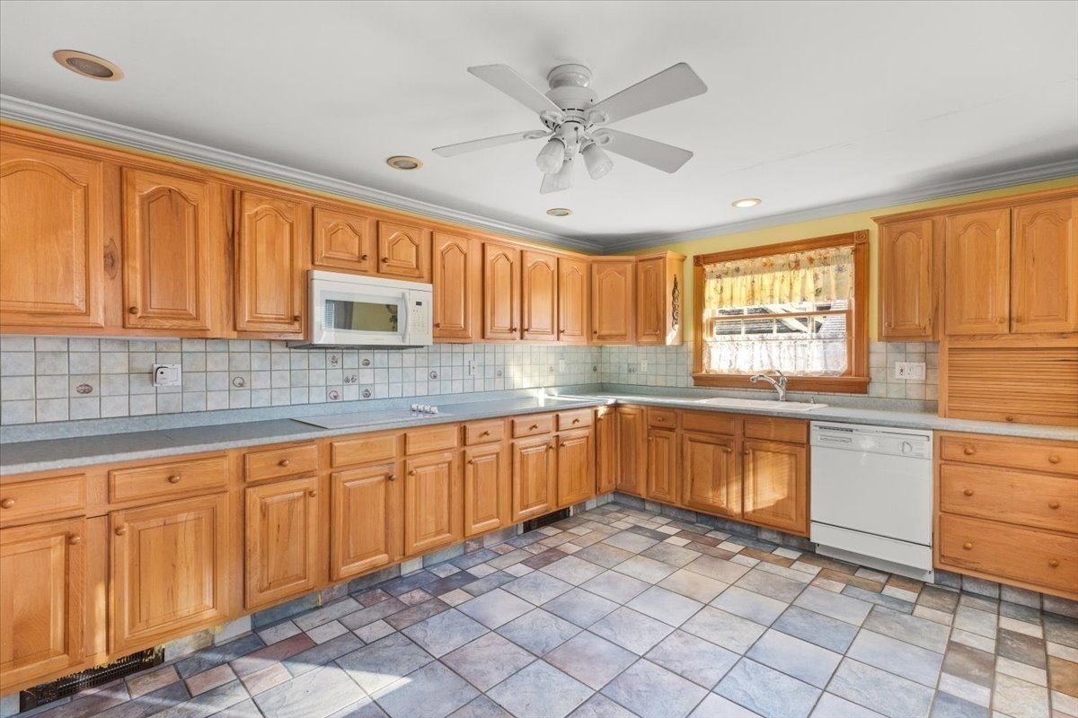 501 Pine St, Fall River, MA 02720 - Image 10