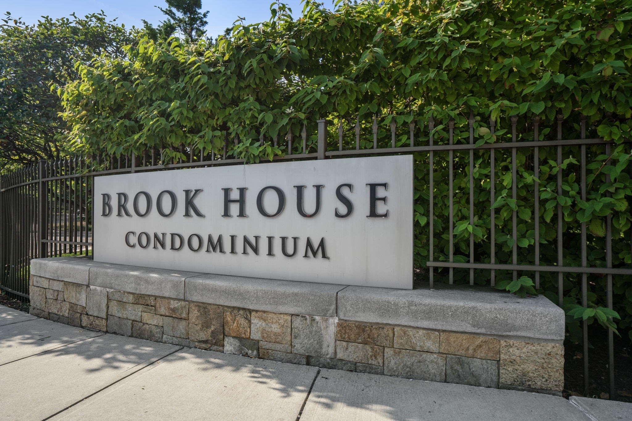 33 Pond Ave Unit 523, Brookline, MA 02445