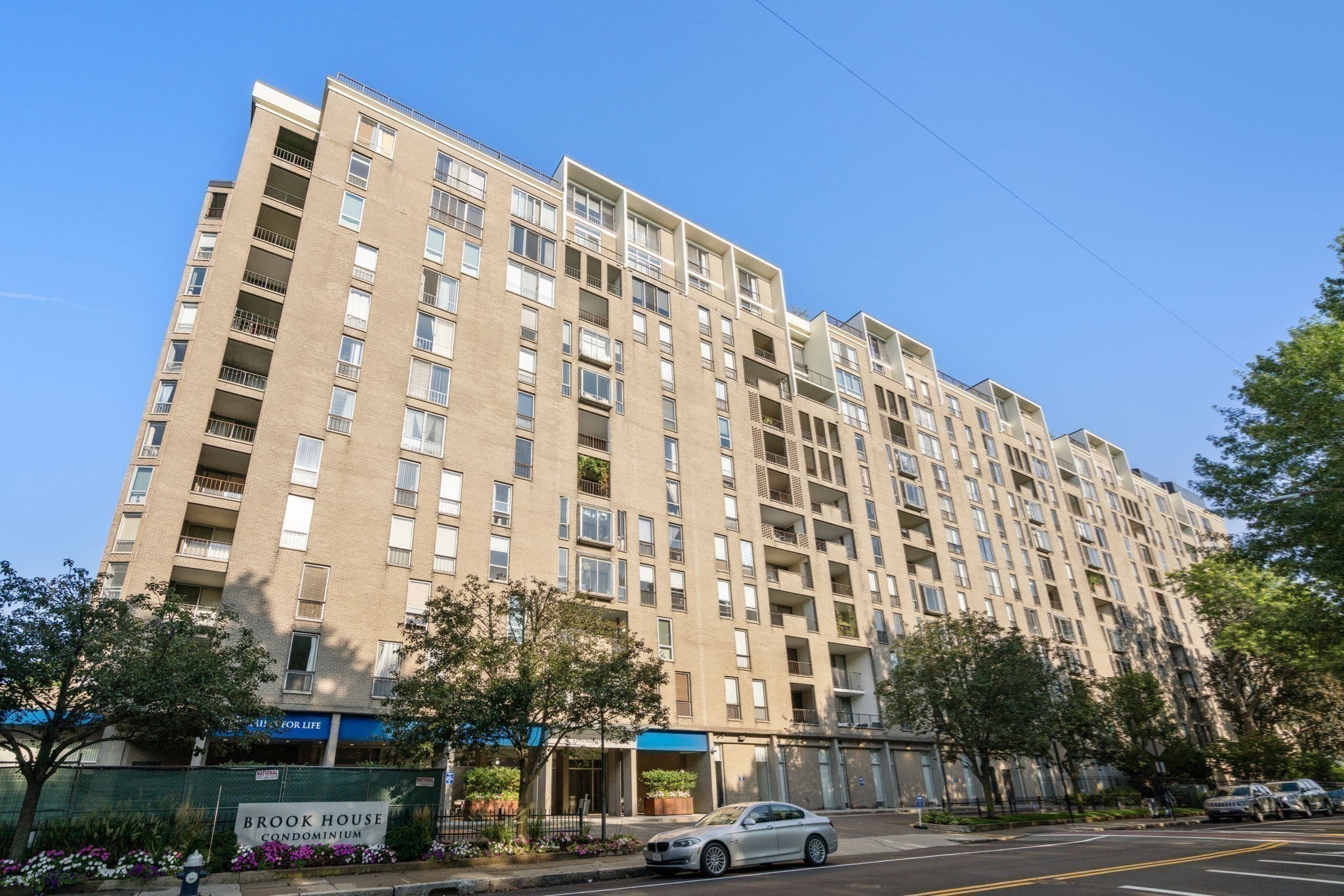 33 Pond Ave Unit 523, Brookline, MA 02445 - Image 2