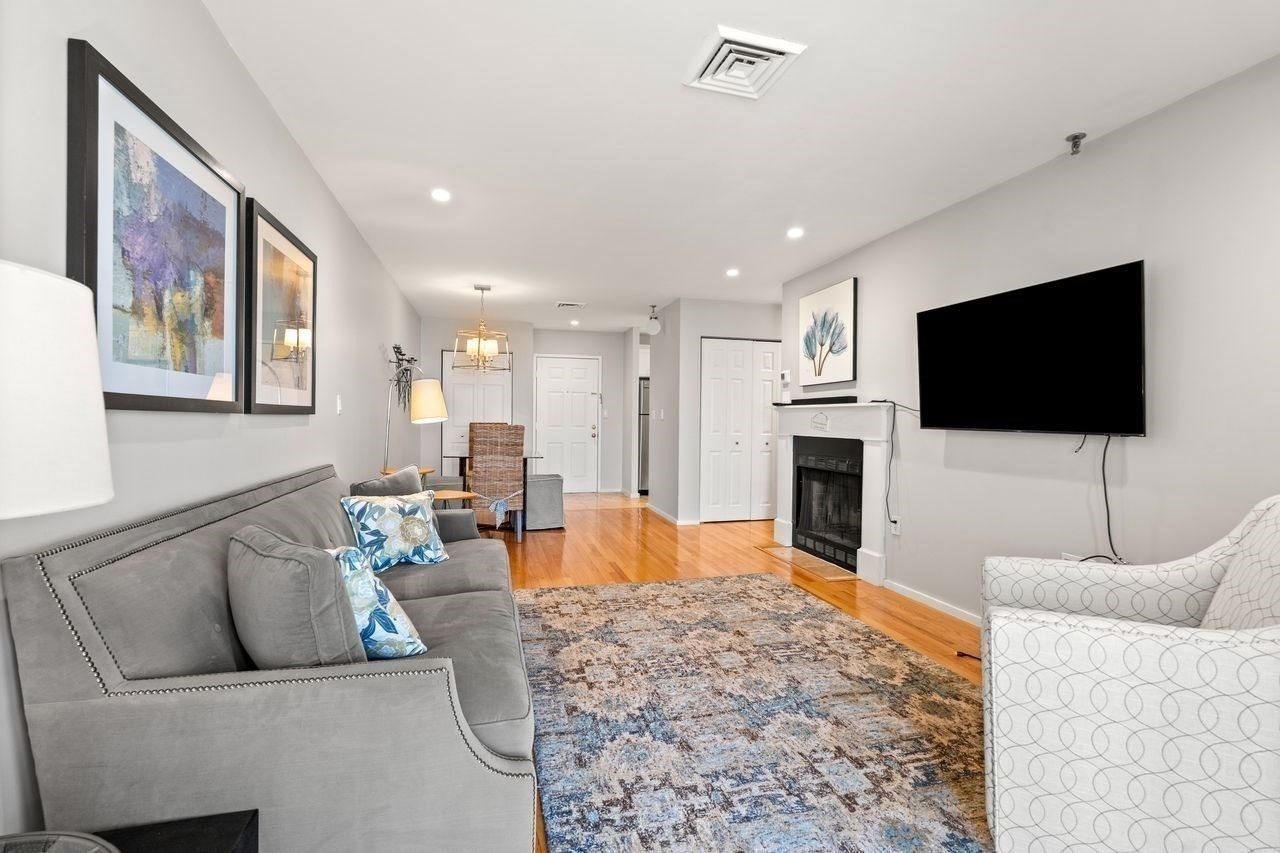 90 Quincy Shore Dr Unit 701, Quincy, MA 02171 - Image 9