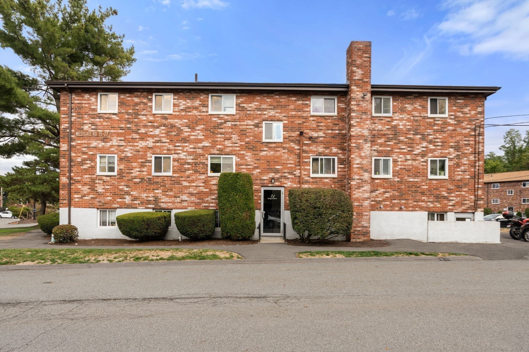 21 Westgate Rd Unit 6, West Roxbury, Boston, MA 02132