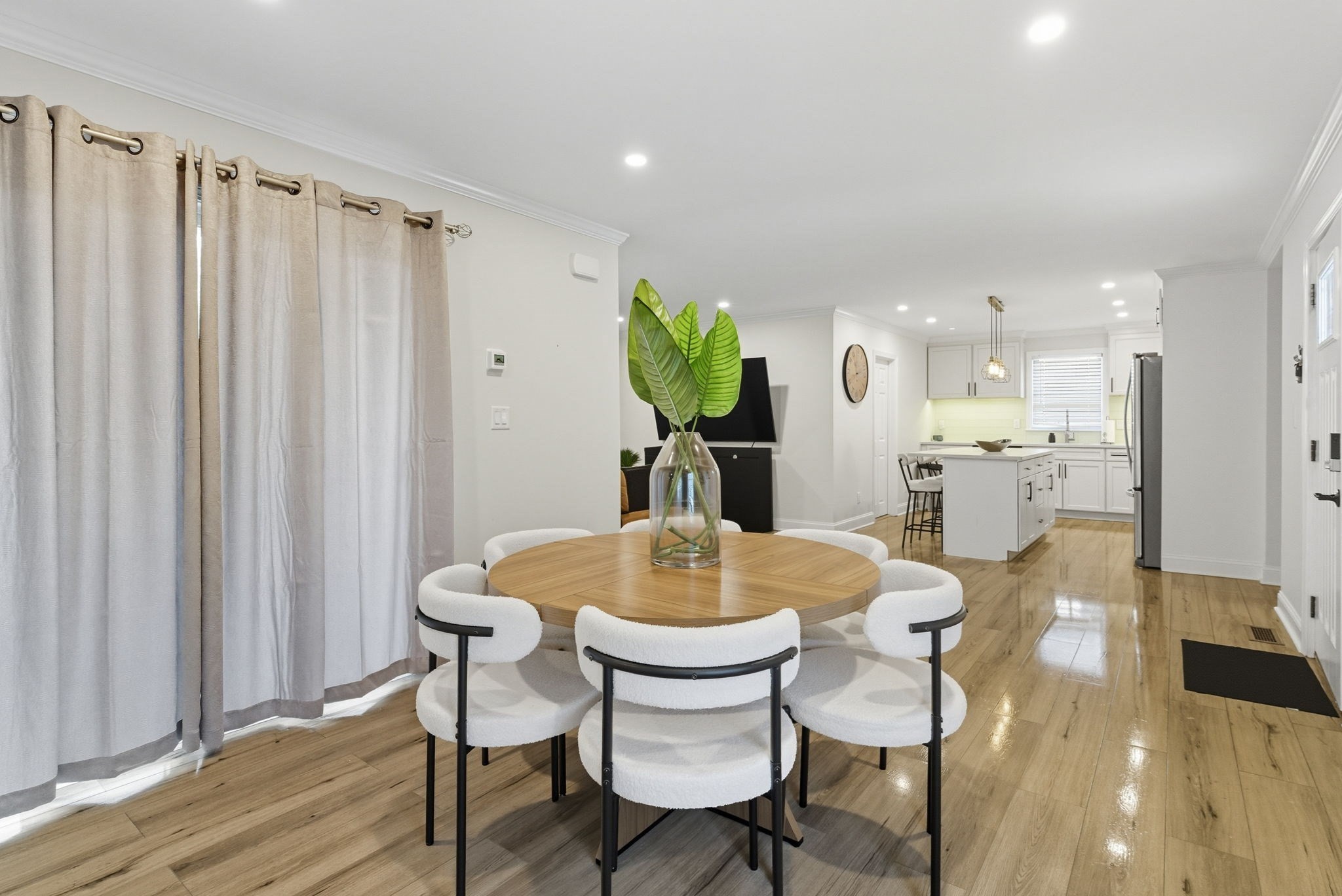 64 Bacheller St, Lynn, MA 01904