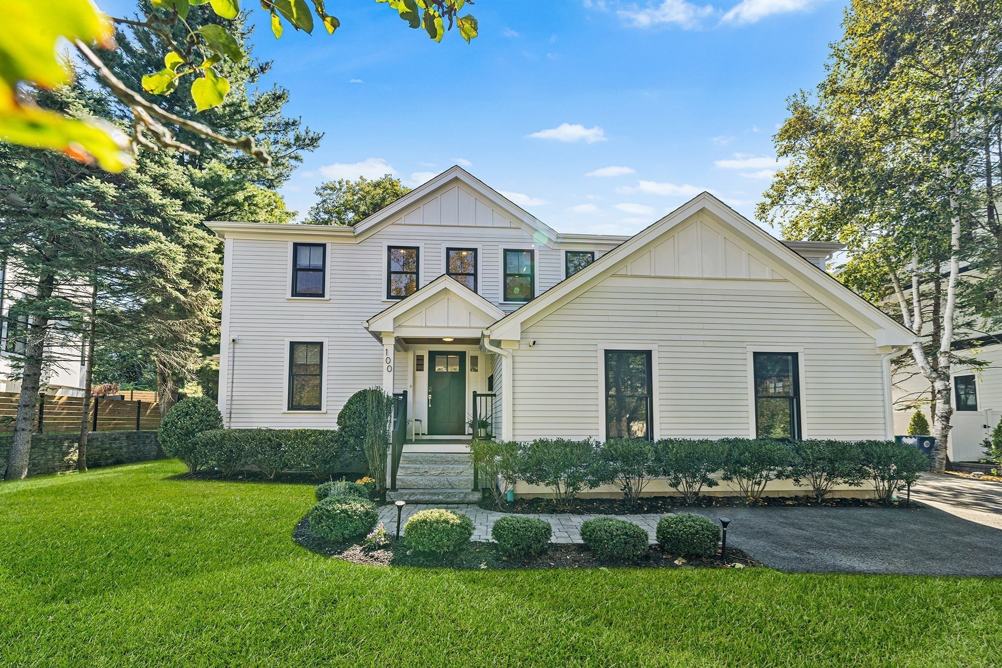 102 Thurston Rd Unit 100, Newton, MA 02464