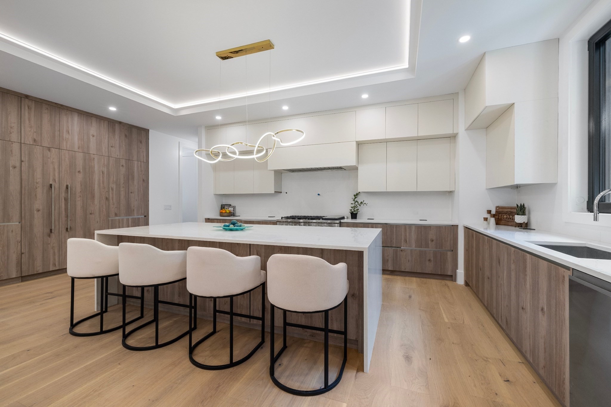 8 Blueberry Lane, Lexington, MA 02420 - Image 2