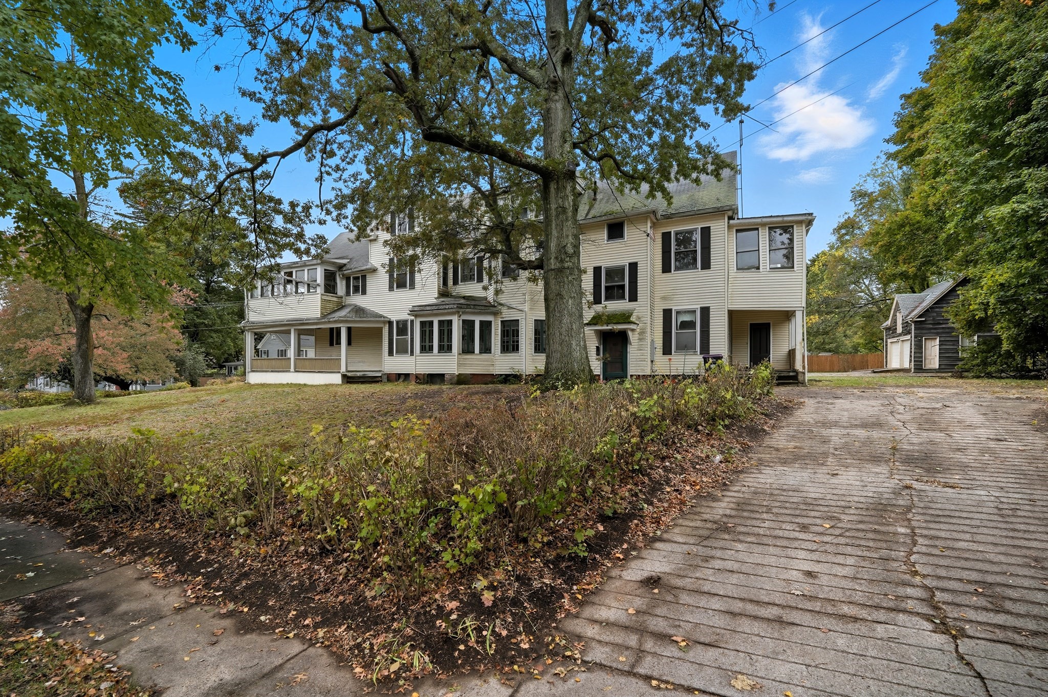 129 Morgan St, Holyoke, MA 01040 - Image 2